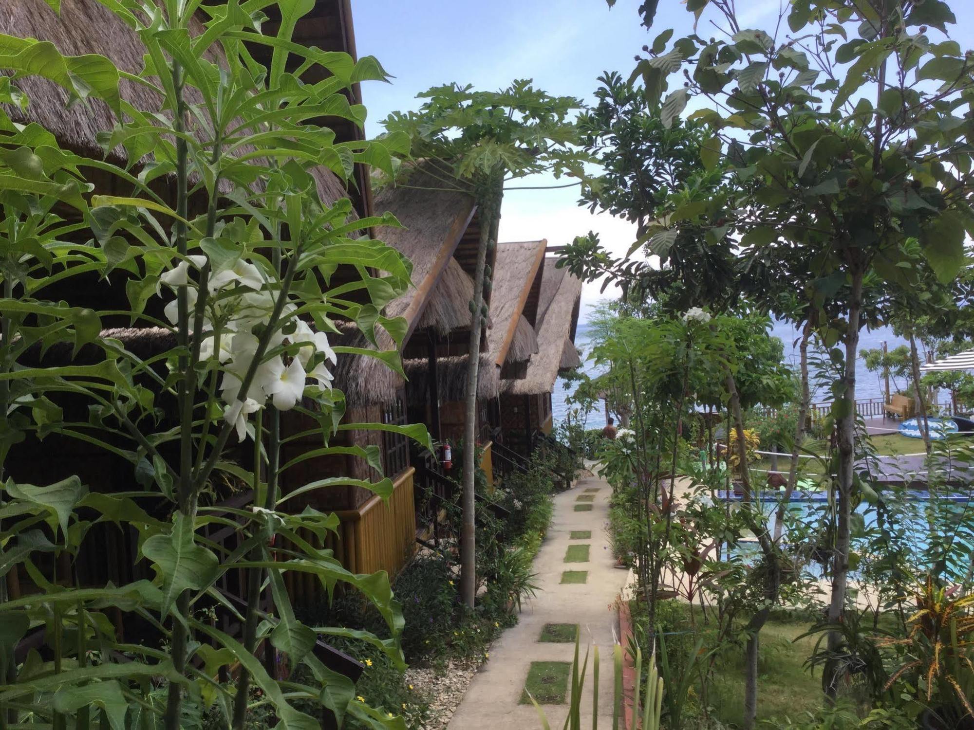 Villa De Gloria Tabalong ภายนอก รูปภาพ